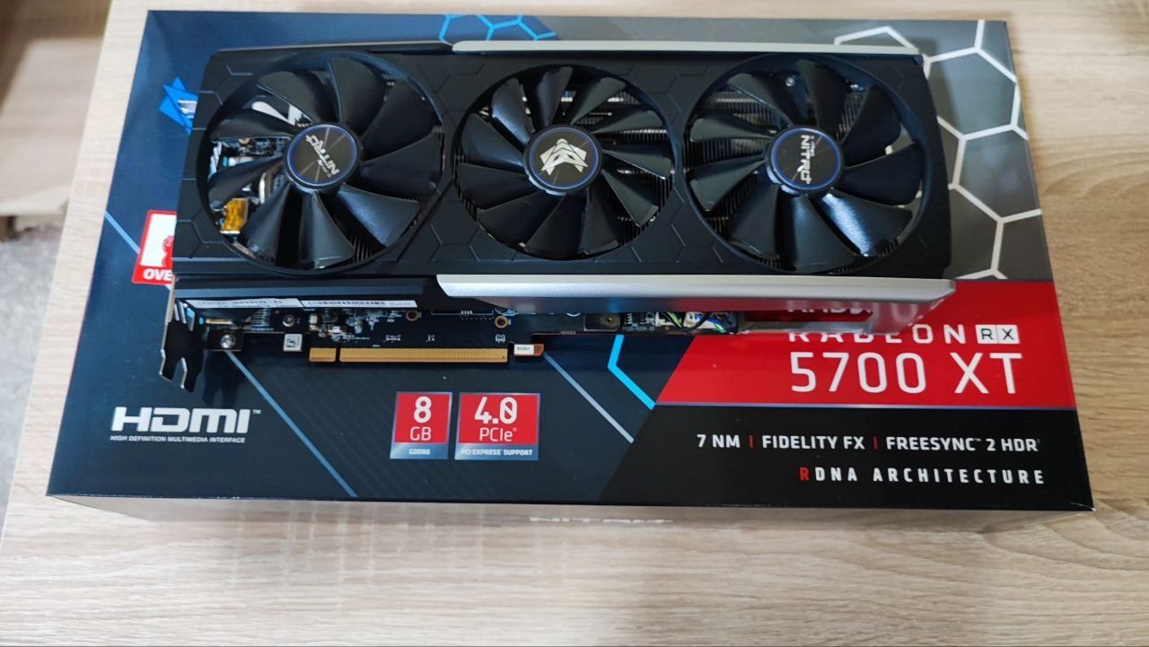 Sapphire Nitro+ Radeon RX 5700 XT с 8 ГБ видеопамяти GDDR6.