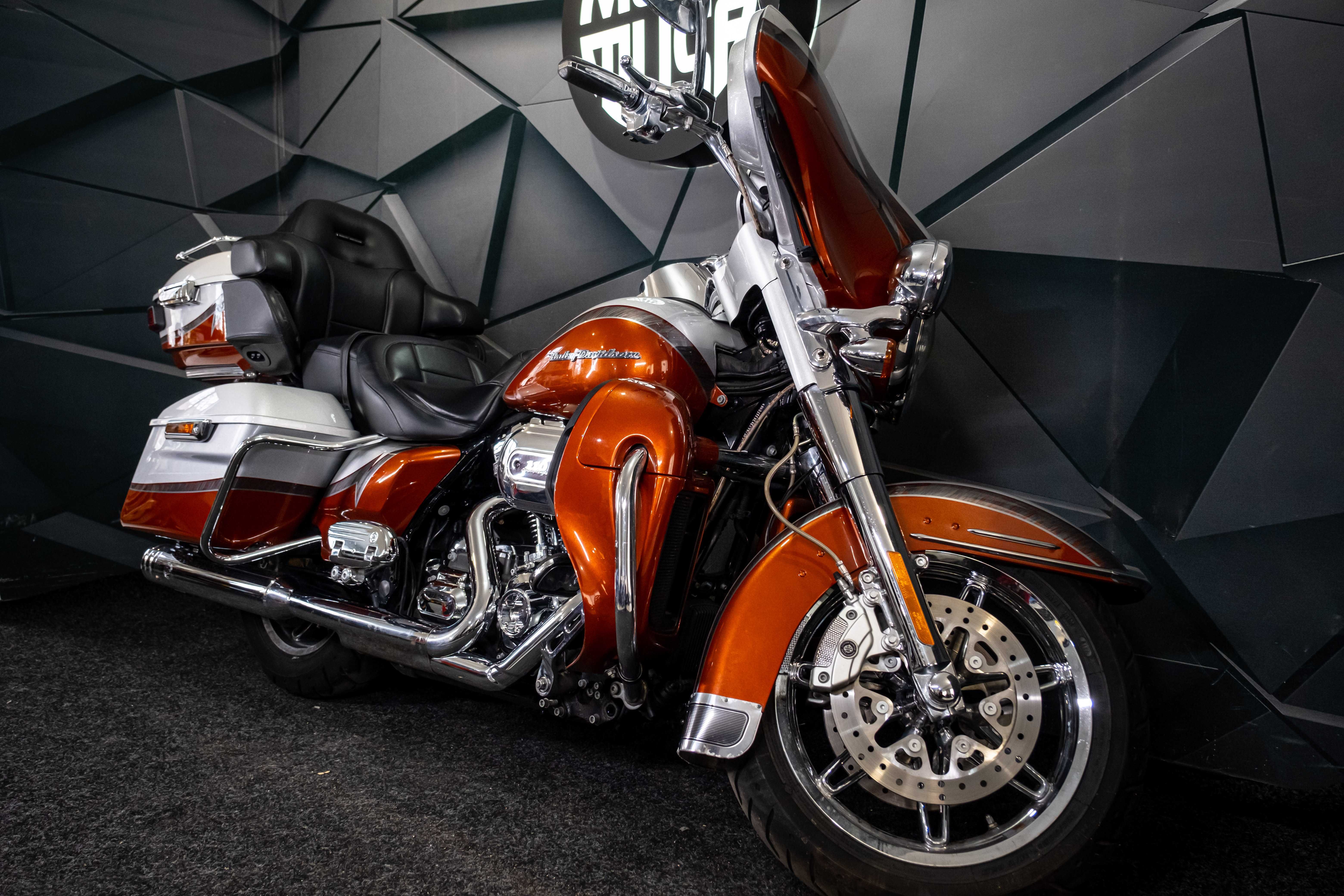 Harley-Davidson Electo Glide FLHTKSE Официальный