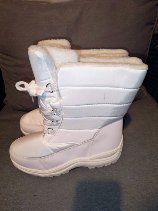 NOWE! Białe Śniegowce / Moun Boots Anna Field (Rozmiar 39)