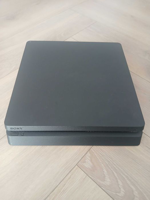 Konsola ps4 slim 1tb + 2 pady i gry w zestawie