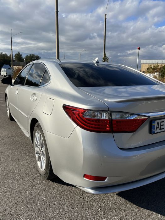 Лексус es300h-гибрит .Не крашен -Любое СТО