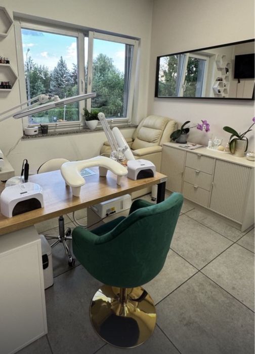 Wynajmę stanowisko manicure i pedicure