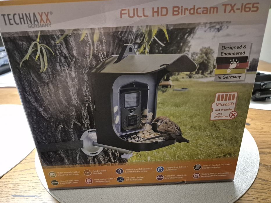 Karmnik dla ptaków z kamerą