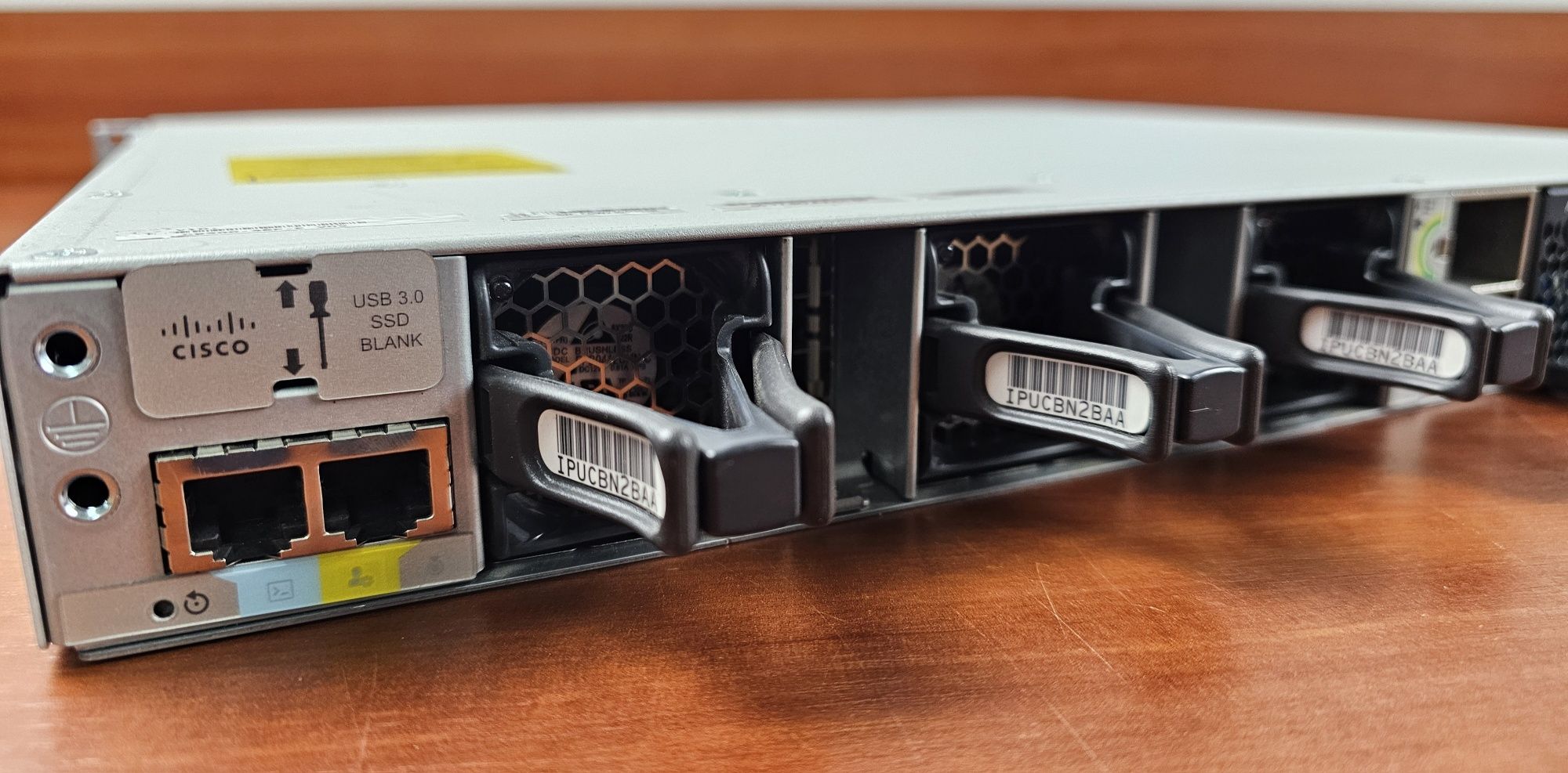 Комутатор+модуль C9300-NM-8X, Cisco Catalyst 9300 48 port PoE+ (C9300-