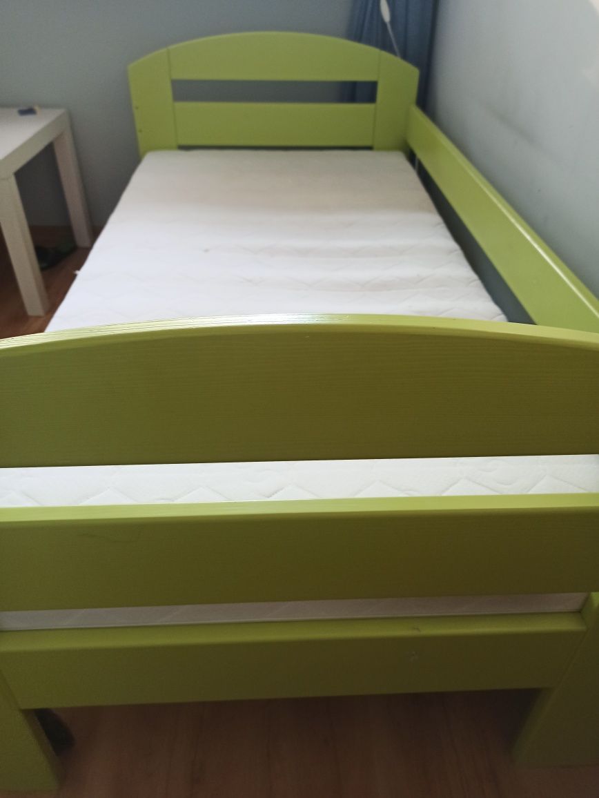 Łóżko dziecięce/ młodzieżowe zielone drewniane