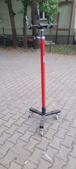 Stojak do demontażu skrzyni biegów