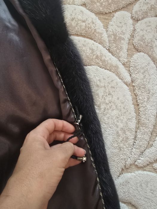 Норкова шуба кольору графіт