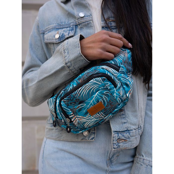 praktyczna torebka sportowa z regulowanym paskiem na biodra i ramię