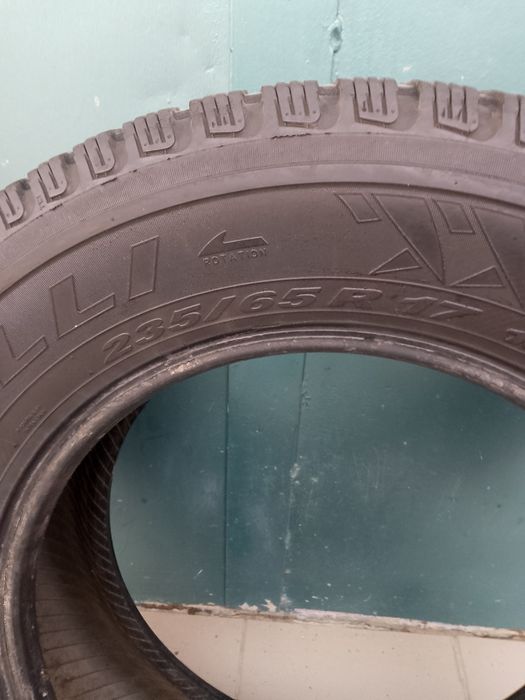 Шини резина Pirelli 235/65/17 зимові