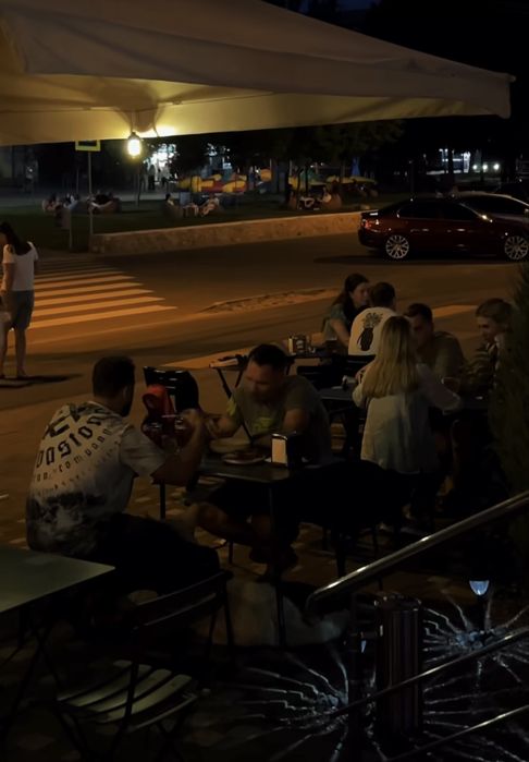 Продаётся стильный районный бар