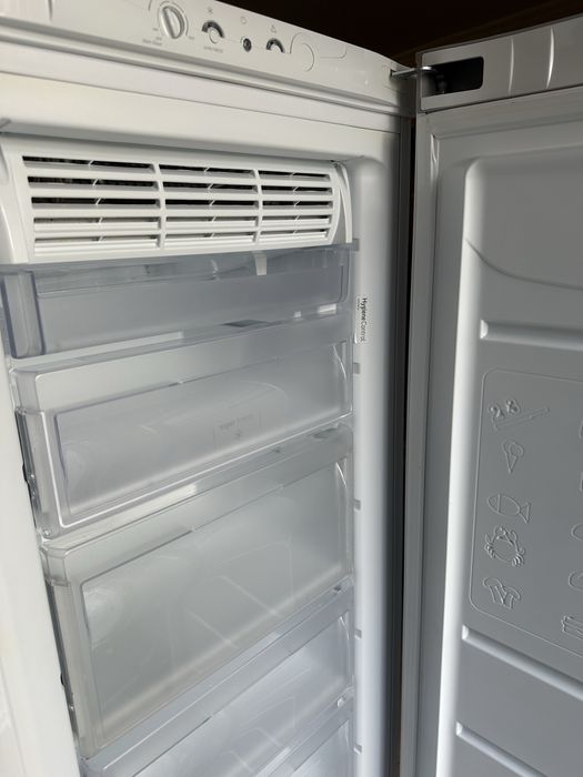 морозильна камера Hotpoint ARISTON No frost Mod.UPS 1711 F/H