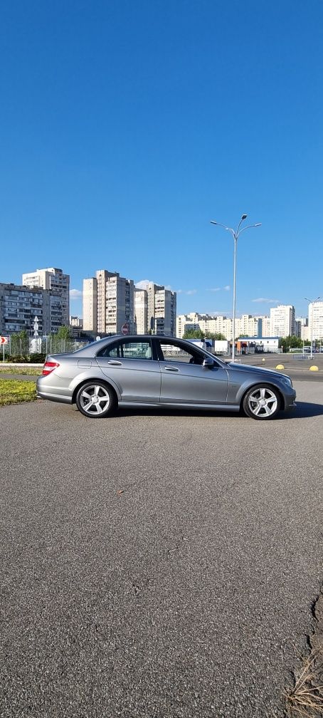 Продам Мерседес   C300 4Matic 2011 Gaz/Benz (Обмен на Авто с вашей доп