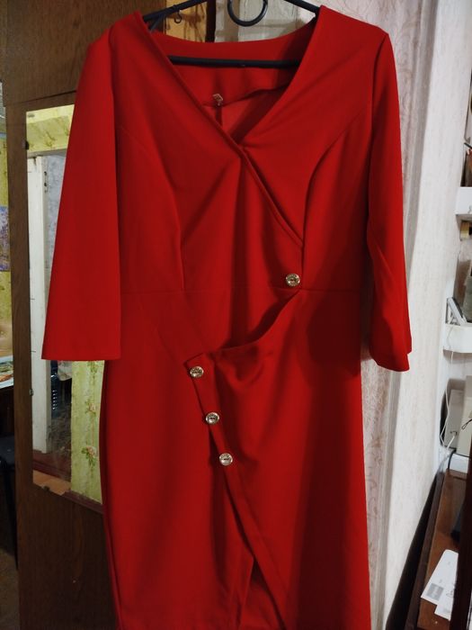 Сукні та спідниці