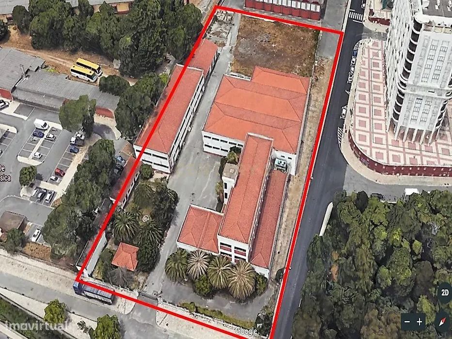 Terreno com 8.288,85 m2.