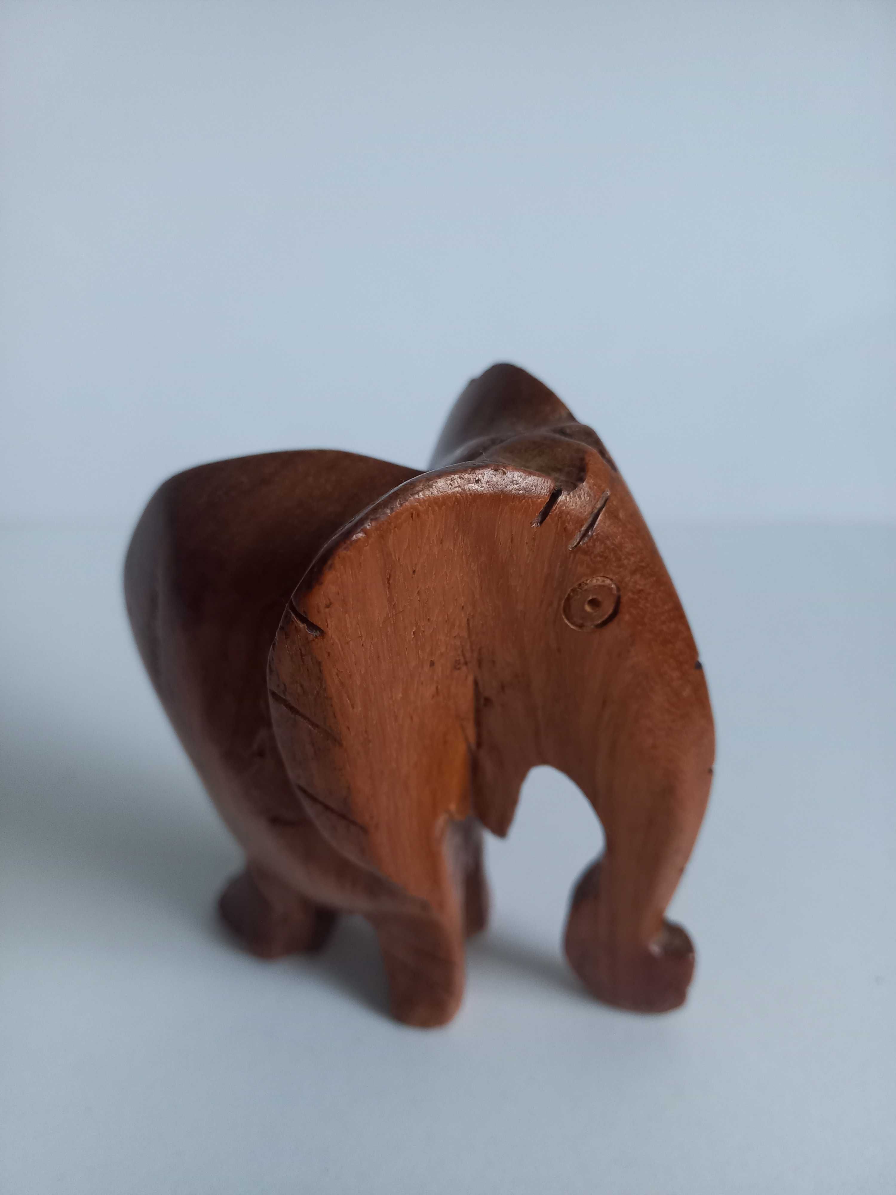 Figurka drewniana słoń