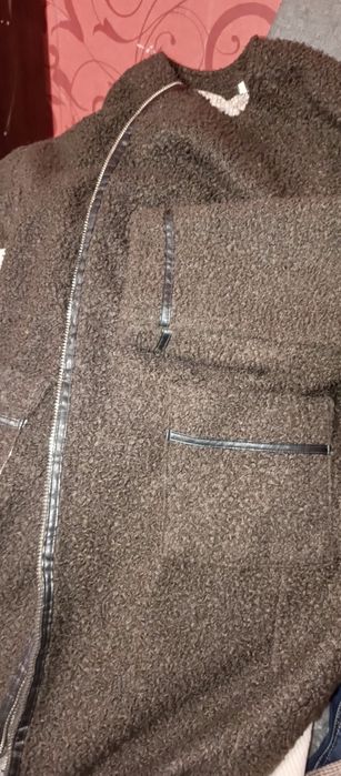 Осіннє пальто, шоколадного кольору.