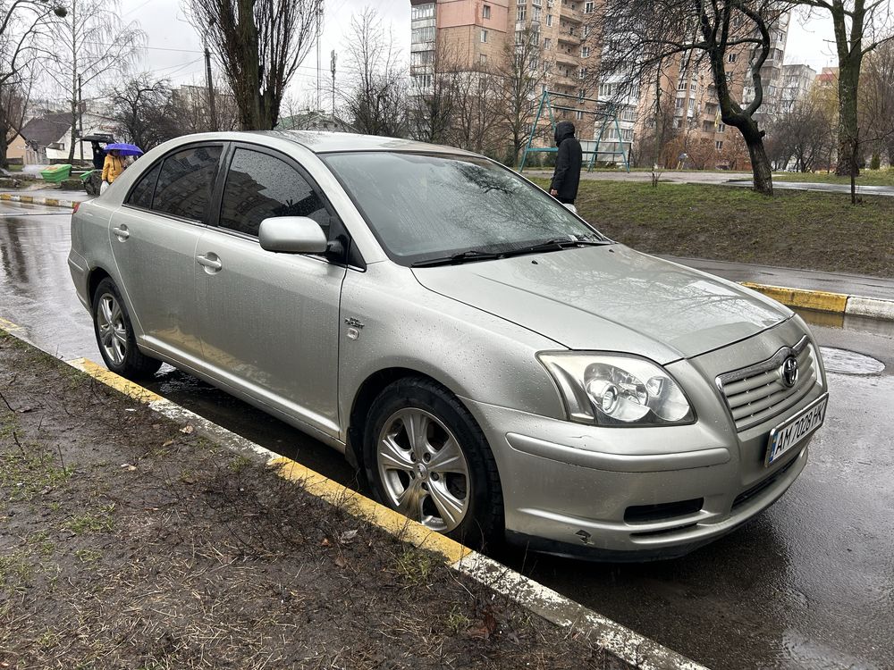 Тойота Авенсіс