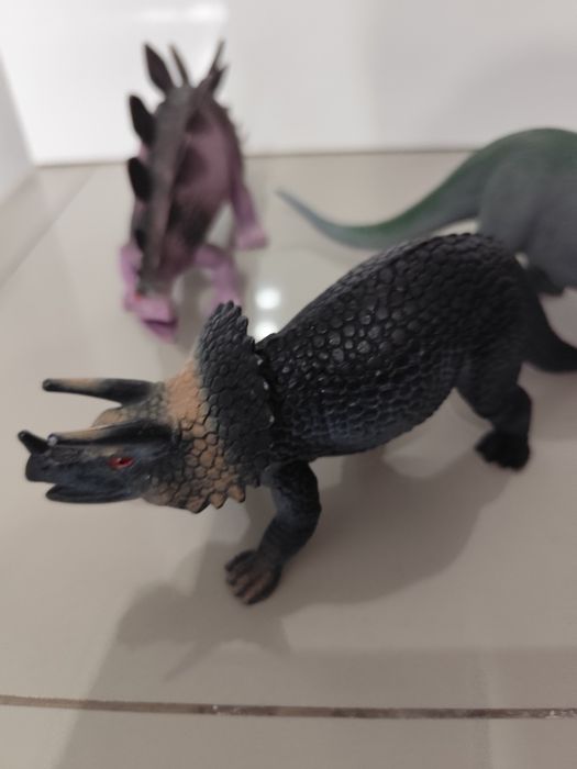 Dinossauros de borracha