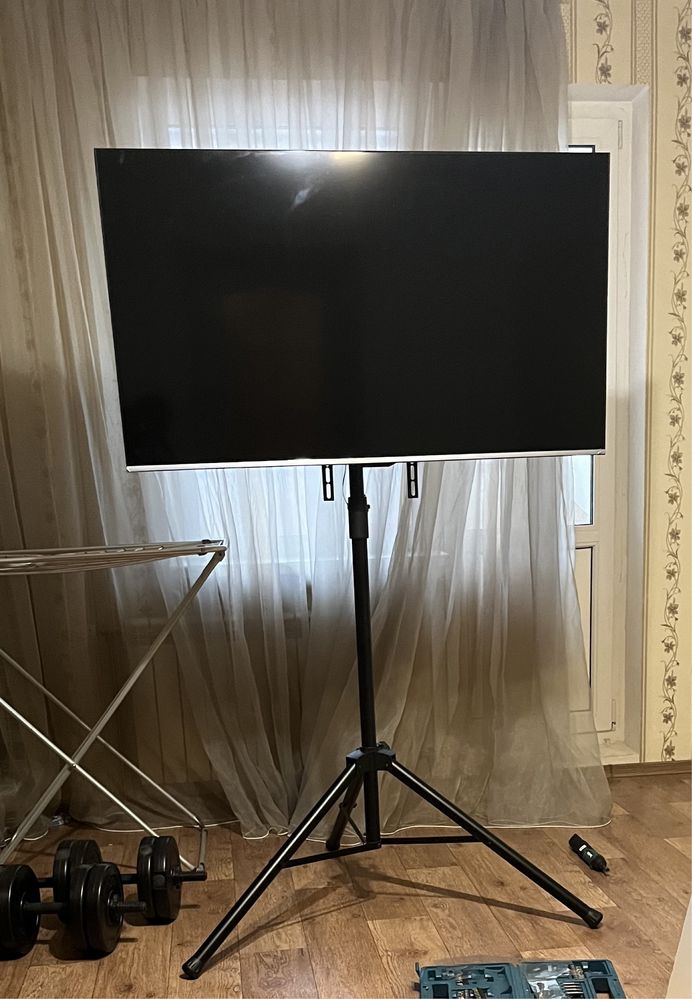 Телевизор Skyworth 50G3A 4K та Підставка тринога, кронштейн Киев