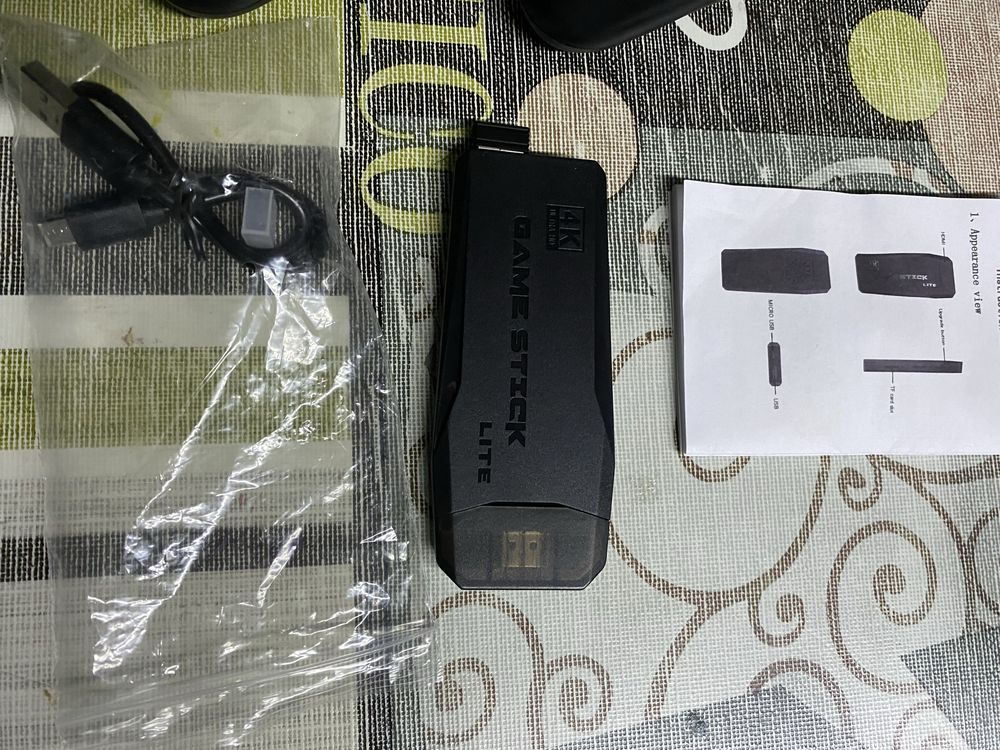 Game stick 4k 10000 jogos com 2 comandos por bluetooth