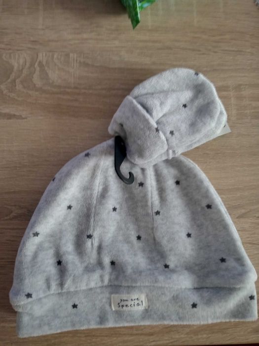 Komplet niemowlęcy czapka i rękawiczki