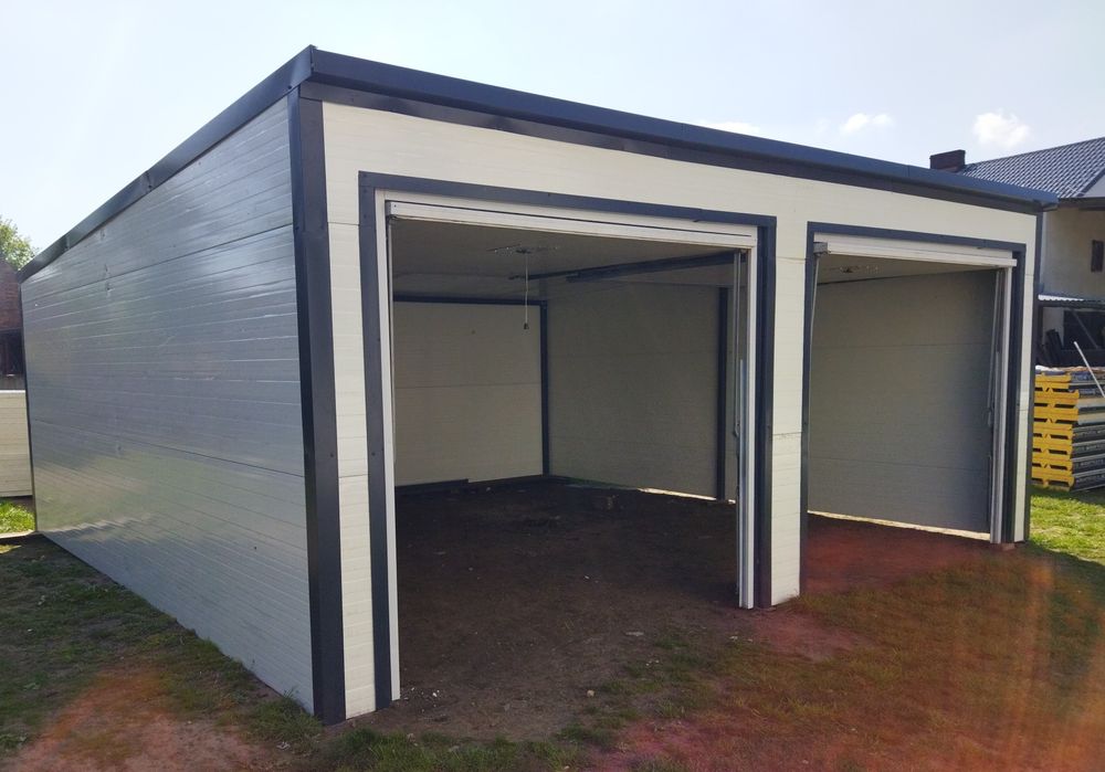 Garaż ocieplany z płyt warstwowych 6x5,8m.