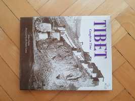 Tybet - John Clarke, Tibet: Caught in Time - nowa