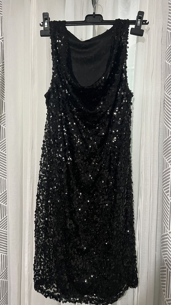 Vestido de festa com lantejoulas