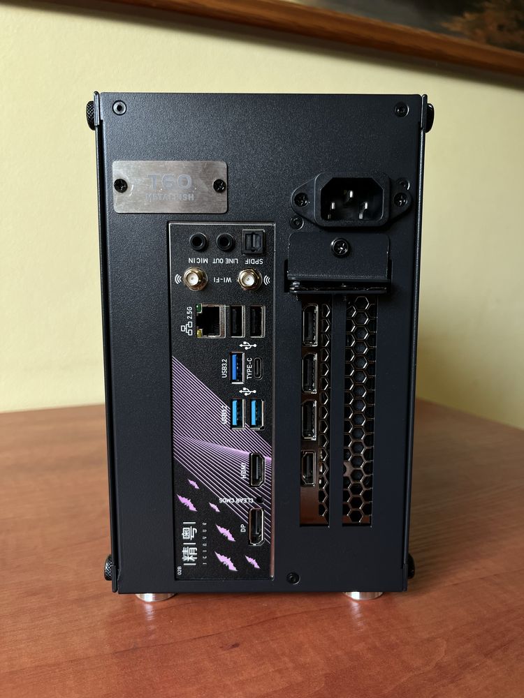 SFF 9L | Ryzen 7700 | RTX 5070 | 32GB DDR5 | 1TB NVME