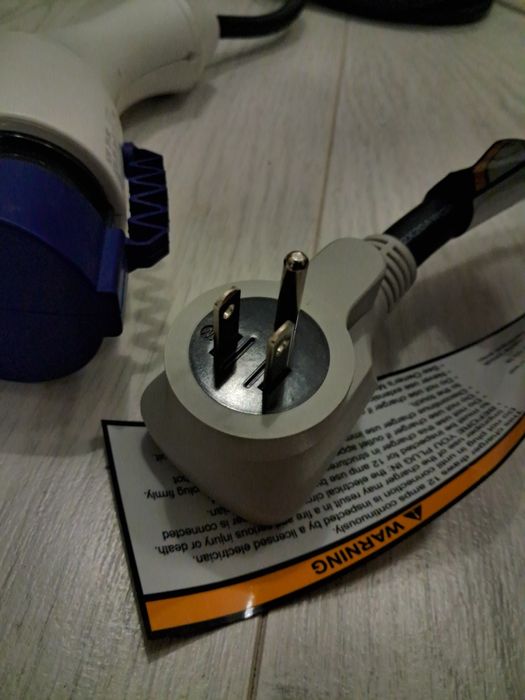 Зарядний пристрій Nissan Leaf