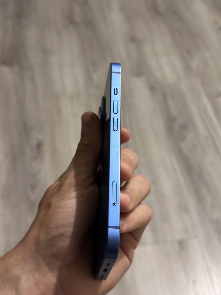 iPhone 13 - Bdb stan - gratis etui kabel