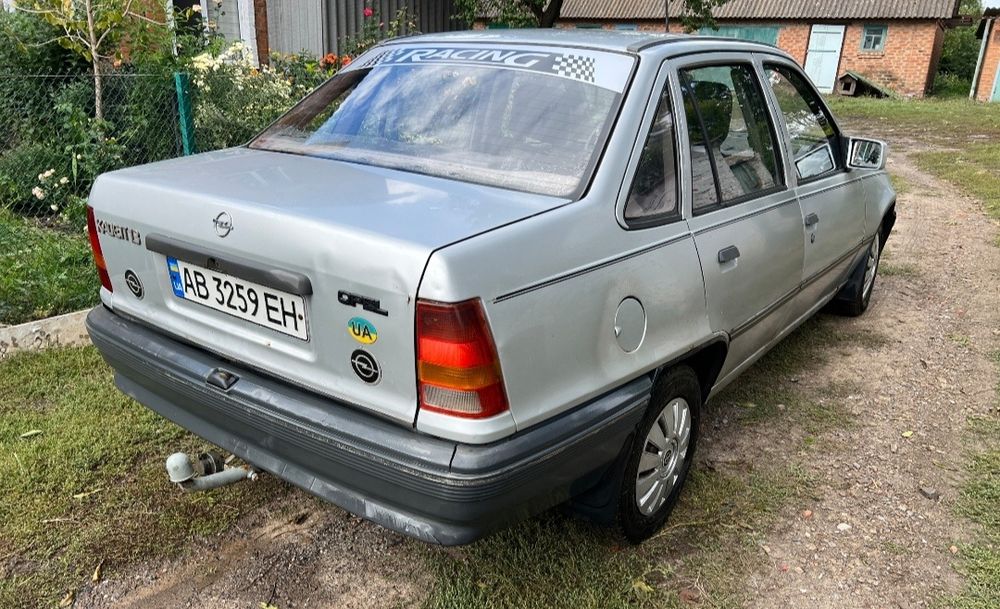 Опель.  кадет. .