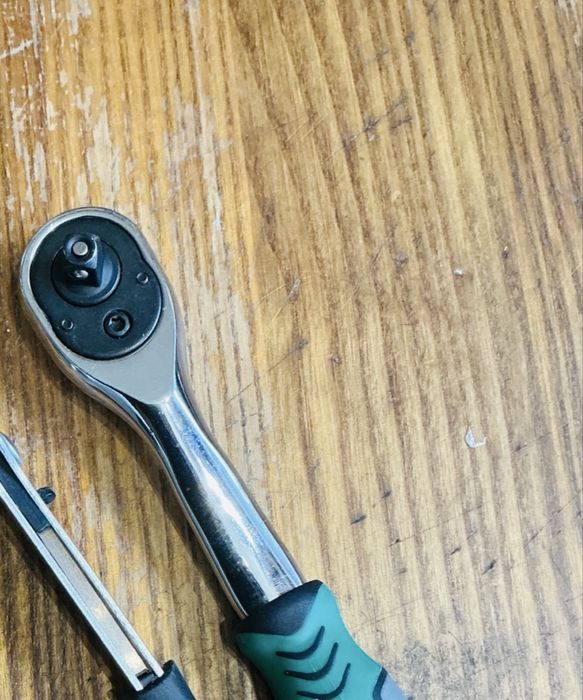 Нова трещотка реверсний вороток тріскачка 1/4 цінамза 1 штуку