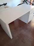 Mesa secretária (2 disponíveis)