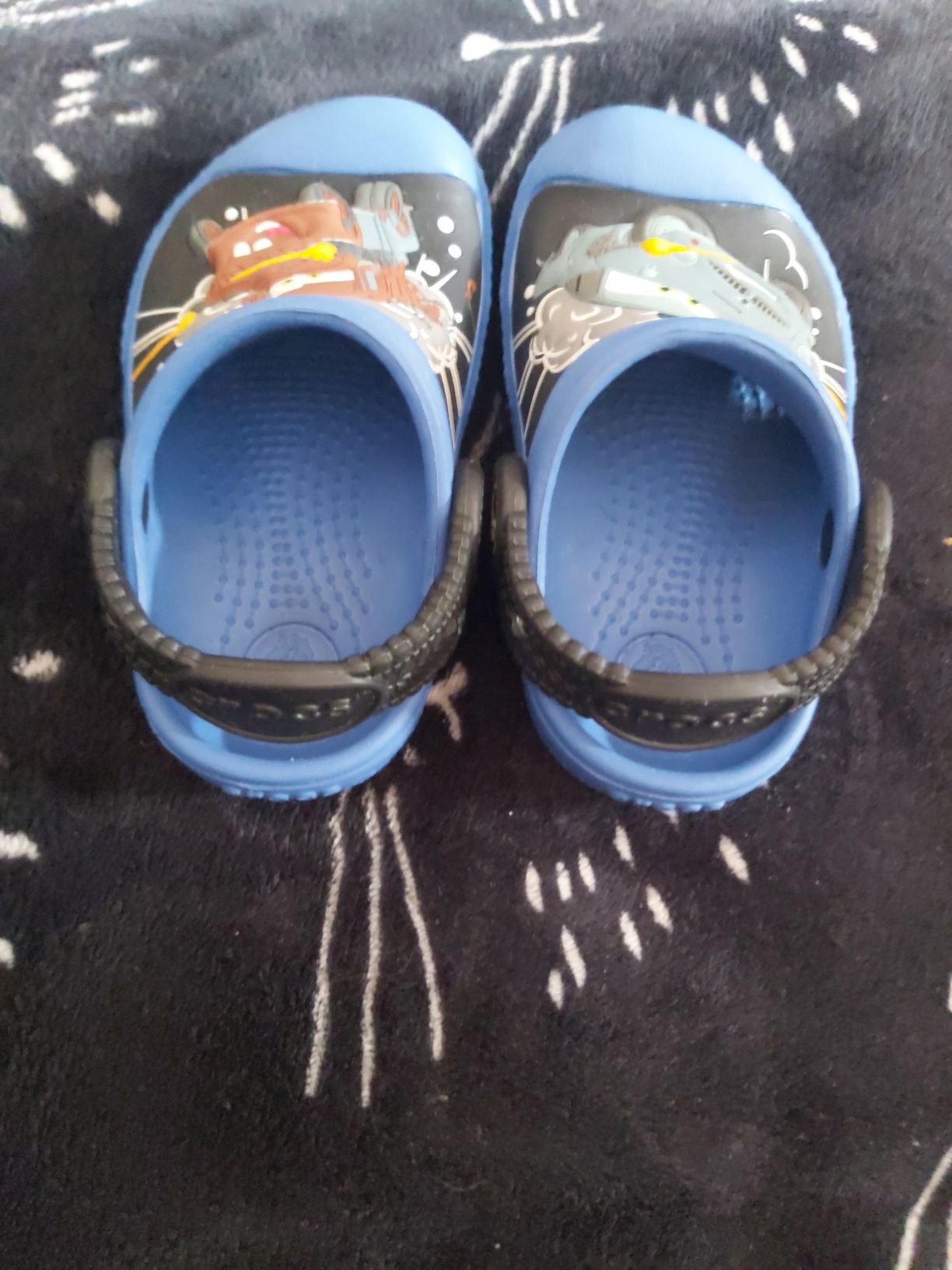 Crocs chłopięce.