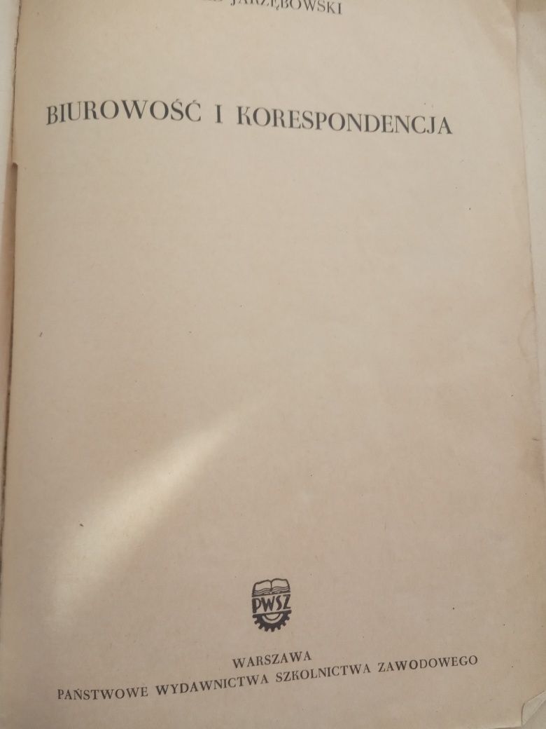 Archiwalna książka Biurowość i korespondencja z 1967 r.