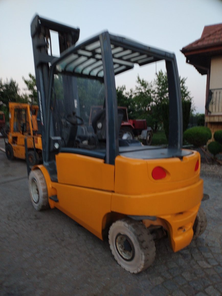Wózek widłowy Jungheinrich efg 545, udźwig 4,5t, waga prawie 8 ton