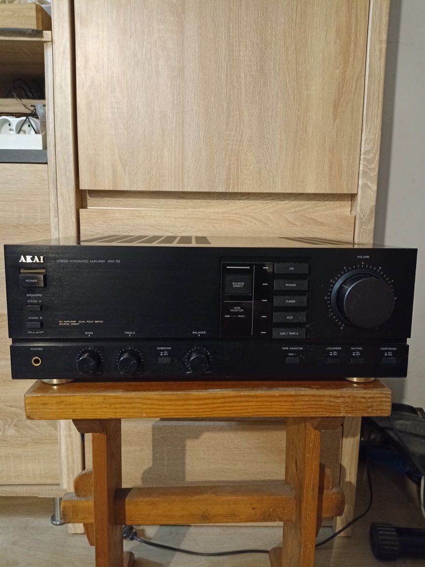 Wzmacniacz AKAI -am32