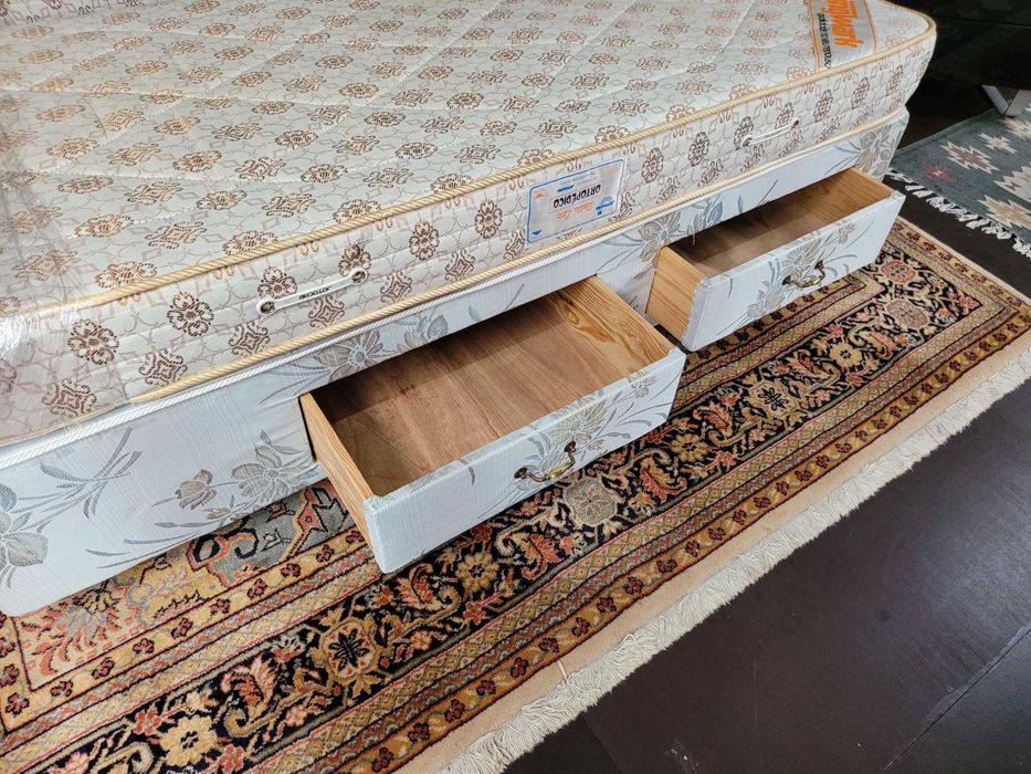 Sommiers de solteiro com colchão - Bom estado geral - Valor unitári