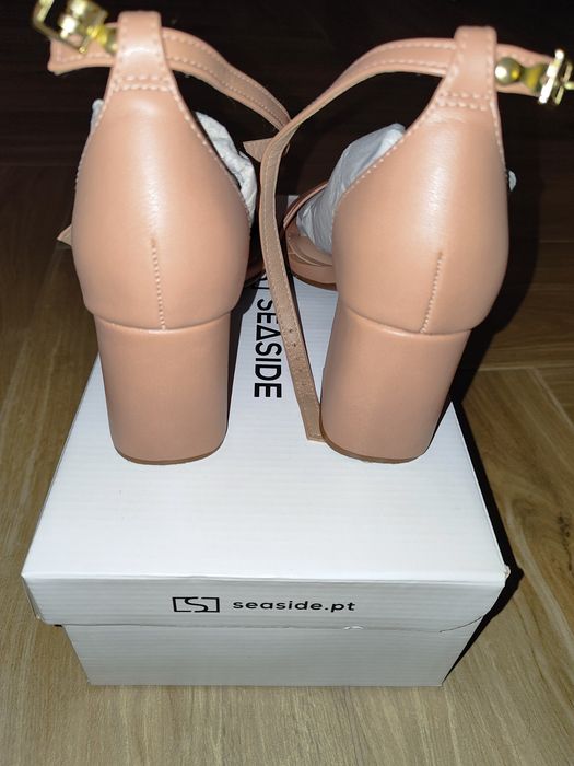 Sandália de salto SEASIDE