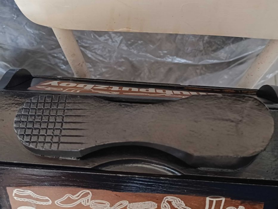 Caixa de Sapateiro antiga alemã com ferramentas