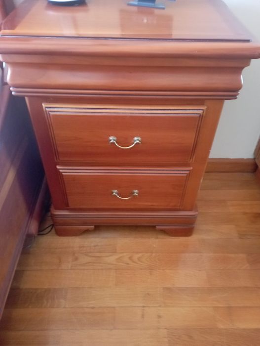 mobilia de quarto de casal, em cerejeira