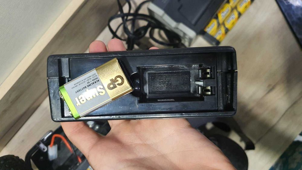 Радіокерована машинка Radio Shack Vortex DP, велика і швидка (РІДКІСНА