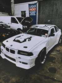 BMW E36. Drift. Super auto do driftu