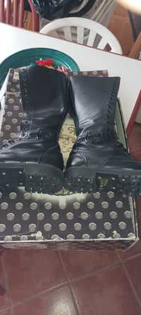 Botas New Rock pouco usadas