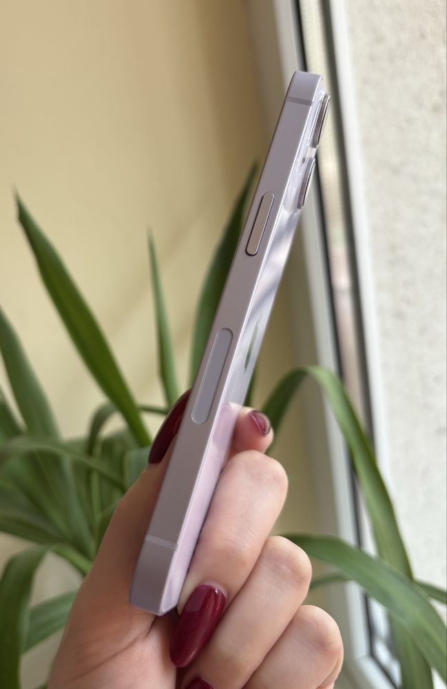 Телефон iPhone 14 на 128 Гб Neverlok