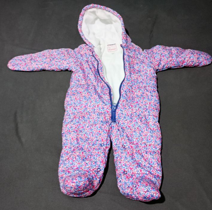 Kombinezony dla malucha 3-9 mcy 62 - 74