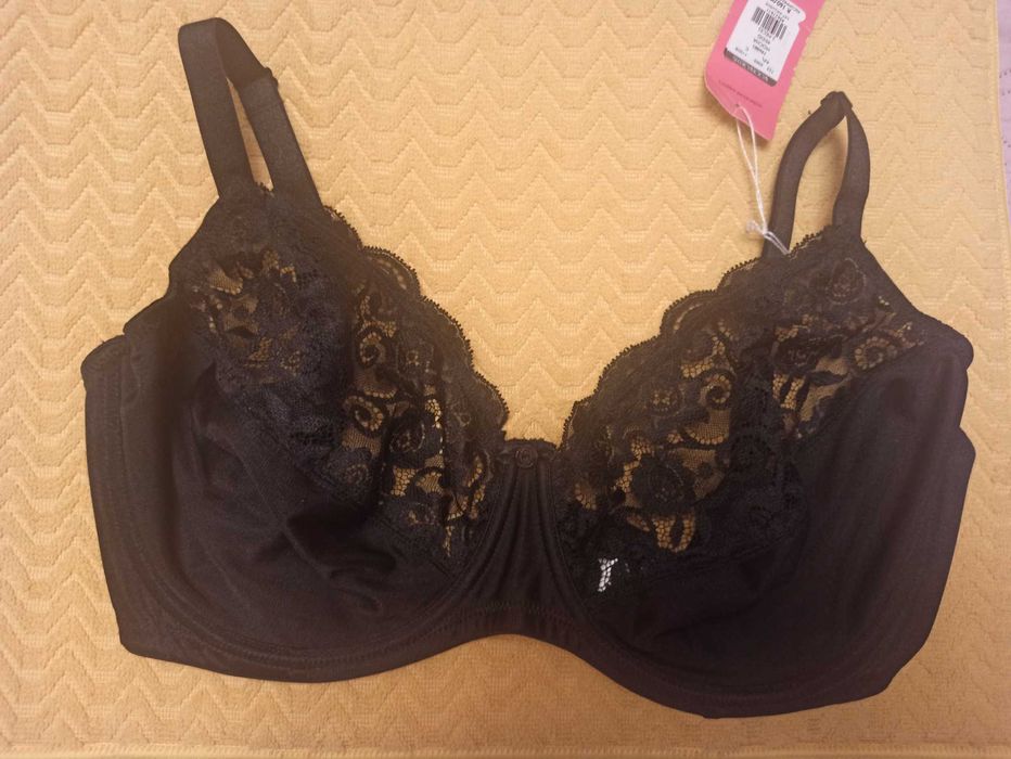 Бюстгальтери 85E, 85G, 40DD/90E