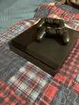 PS4 com 2 comandos