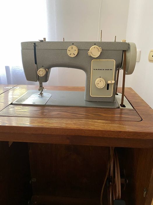 Швейна машина Чайка 142м